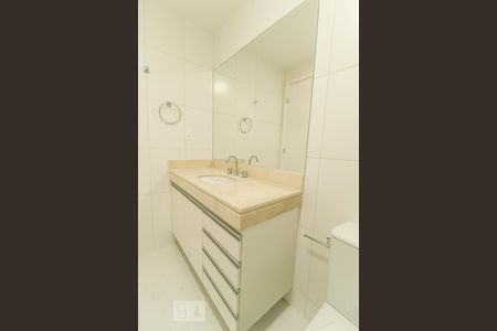 Apartamento para alugar com 85m², 2 quartos e 1 vaga Apartamento para alugar com 85m², 2 quartos e 1 vagaBanheiro Quarto 2 - Suíte