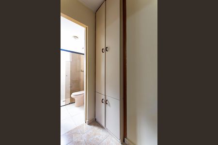 Apartamento à venda com 58m², 2 quartos e 1 vagaArmario Corredor 