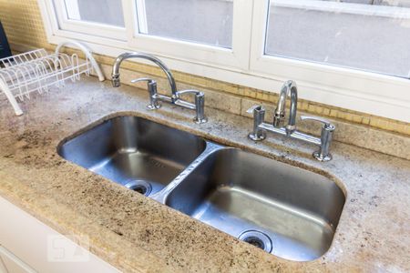 Casa de condomínio à venda com 460m², 4 quartos e 5 vagas Casa de condomínio à venda com 460m², 4 quartos e 5 vagasDetalhe da Cozinha