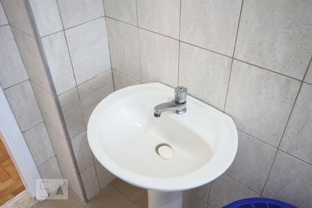 Apartamento para alugar com 65m², 2 quartos e sem vagaBanheiro