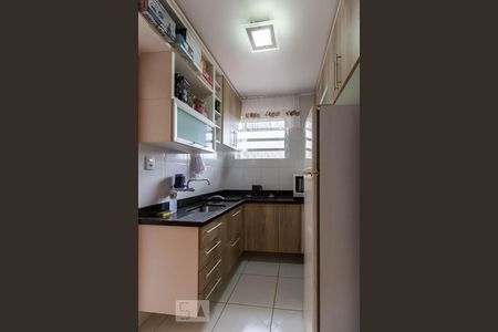 Apartamento à venda com 74m², 3 quartos e 2 vagas Apartamento à venda com 74m², 3 quartos e 2 vagasCozinha
