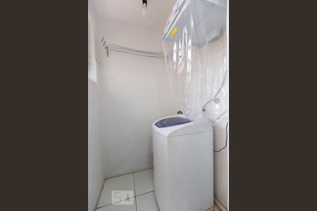 Apartamento à venda com 74m², 3 quartos e 2 vagas Apartamento à venda com 74m², 3 quartos e 2 vagasÁrea de Serviço