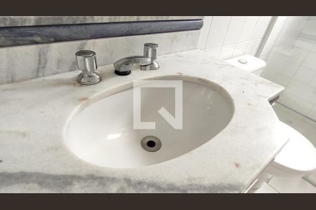Apartamento para alugar com 100m², 3 quartos e 2 vagas Apartamento para alugar com 100m², 3 quartos e 2 vagasCuba do Banheiro da Suíte