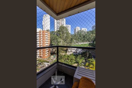 Apartamento à venda com 138m², 3 quartos e 3 vagasVaranda da Suíte 1