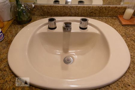 Apartamento à venda com 138m², 3 quartos e 3 vagasBanheiro da Suíte 1