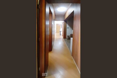 Corredor de apartamento à venda com 3 quartos, 150m² em Alto da Lapa, São Paulo