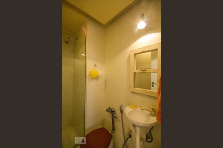 Banheiro de apartamento para alugar com 2 quartos, 78m² em Copacabana, Rio de Janeiro