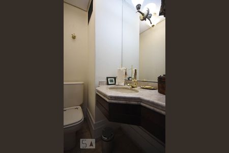 Apartamento à venda com 230m², 3 quartos e 4 vagas Apartamento à venda com 230m², 3 quartos e 4 vagasLavabo