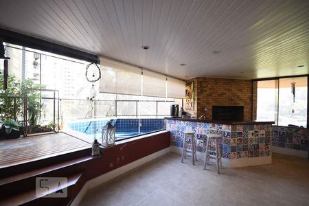 Apartamento à venda com 230m², 3 quartos e 4 vagas Apartamento à venda com 230m², 3 quartos e 4 vagasVaranda Gourmet