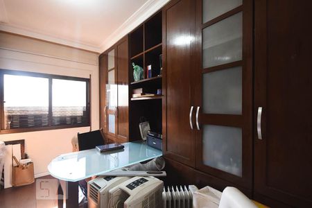 Apartamento à venda com 230m², 3 quartos e 4 vagas Apartamento à venda com 230m², 3 quartos e 4 vagasEscritório