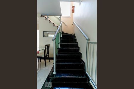 Escadas para Quartos de casa à venda com 3 quartos, 150m² em Parada Inglesa, São Paulo