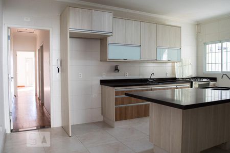 Casa à venda com 196m², 3 quartos e 4 vagasCOZINHA