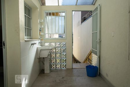 Casa à venda com 196m², 3 quartos e 4 vagasÁREA SERVIÇO