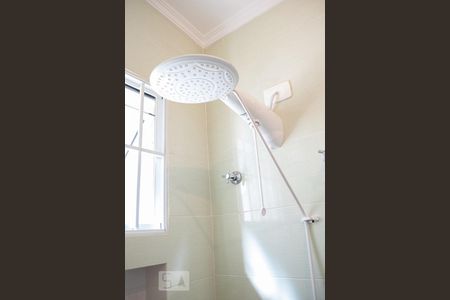 Casa à venda com 196m², 3 quartos e 4 vagasCHUVEIRO BANHEIRO SUITE 1