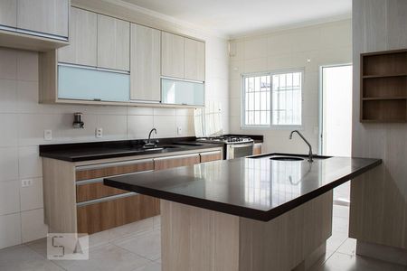 Casa à venda com 196m², 3 quartos e 4 vagasCOZINHA