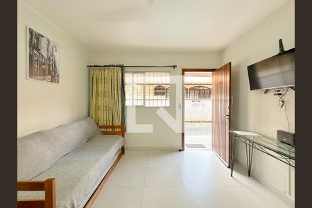 Sala de TV de apartamento para alugar com 1 quarto, 44m² em Ingleses do Rio Vermelho, Florianópolis
