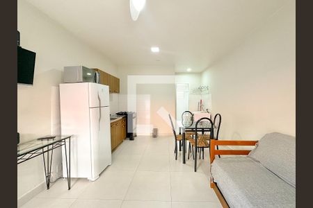 Sala de TV de apartamento para alugar com 1 quarto, 44m² em Ingleses do Rio Vermelho, Florianópolis