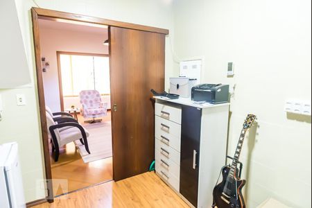 Apartamento à venda com 147m², 2 quartos e 2 vagas Apartamento à venda com 147m², 2 quartos e 2 vagasEscritório