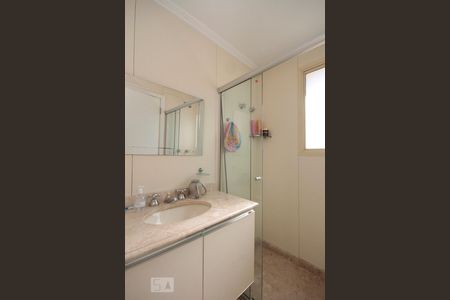 Apartamento à venda com 330m², 4 quartos e 3 vagasBanheiro da Suíte 1