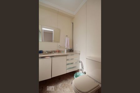 Apartamento à venda com 330m², 4 quartos e 3 vagasBanheiro da Suíte 