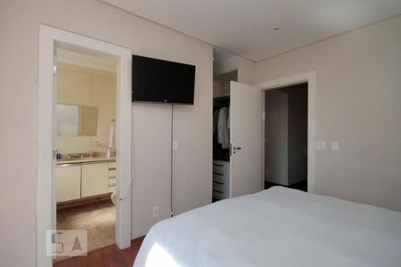 Apartamento à venda com 330m², 4 quartos e 3 vagasSuíte 2