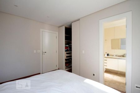 Apartamento à venda com 330m², 4 quartos e 3 vagasSuíte 1