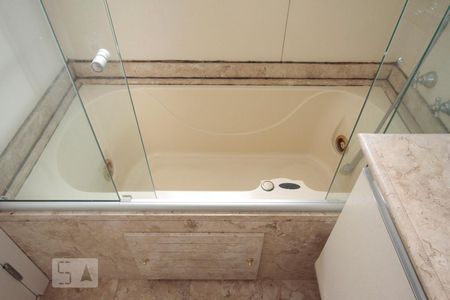 Apartamento à venda com 330m², 4 quartos e 3 vagasBanheiro da Suíte 2