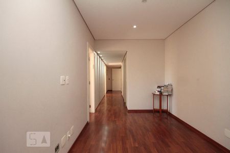 Apartamento à venda com 330m², 4 quartos e 3 vagasCorredor