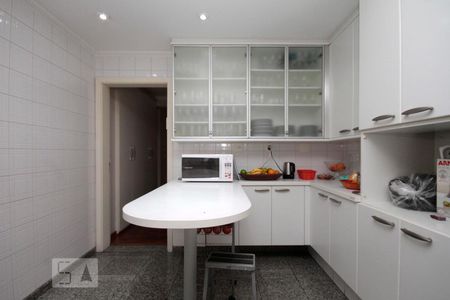 Apartamento à venda com 330m², 4 quartos e 3 vagasCozinha
