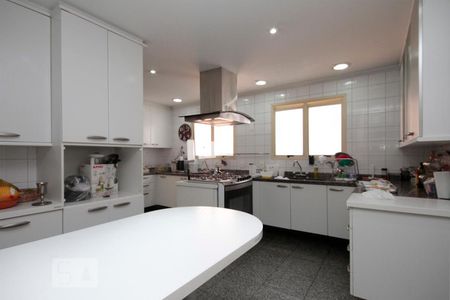 Apartamento à venda com 330m², 4 quartos e 3 vagasCozinha