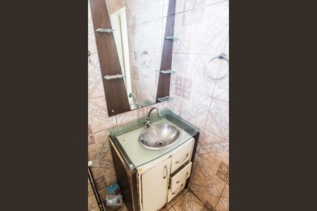 Banheiro de apartamento à venda com 2 quartos, 65m² em São João, Porto Alegre