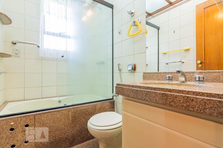 Banheiro Social de apartamento para alugar com 1 quarto, 45m² em Carmo, Belo Horizonte