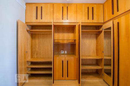 Apartamento para alugar com 45m², 1 quarto e 1 vaga Apartamento para alugar com 45m², 1 quarto e 1 vagaArmários Quarto