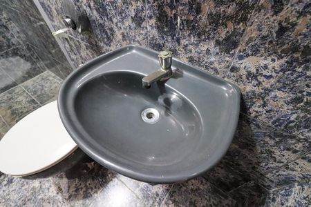 Casa para alugar com 100m², 3 quartos e 1 vagaBanheiro corredor