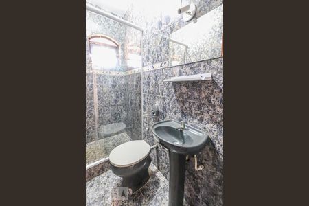 Casa para alugar com 100m², 3 quartos e 1 vagaBanheiro corredor