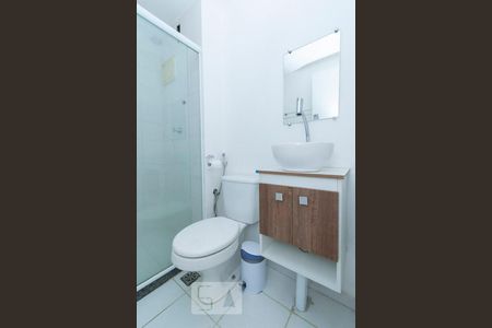 Banheiro Social de apartamento para alugar com 2 quartos, 70m² em Centro, Niterói