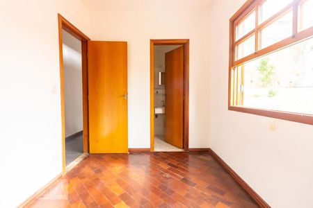 Casa à venda com 150m², 3 quartos e 3 vagas Casa à venda com 150m², 3 quartos e 3 vagasSuíte 2