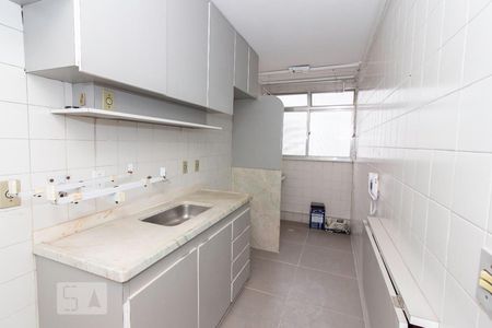 Apartamento para alugar com 69m², 2 quartos e 1 vagaCozinha