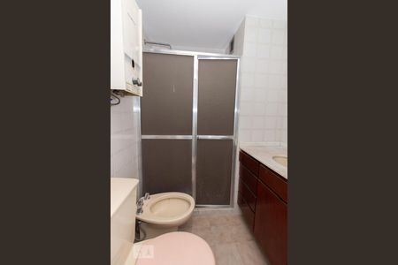 Apartamento para alugar com 69m², 2 quartos e 1 vagaBanheiro da suíte