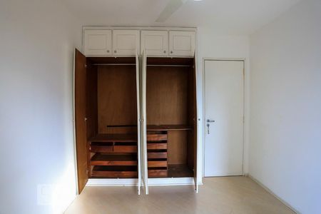 Apartamento à venda com 87m², 3 quartos e 2 vagas Apartamento à venda com 87m², 3 quartos e 2 vagasQuarto Suite Armário