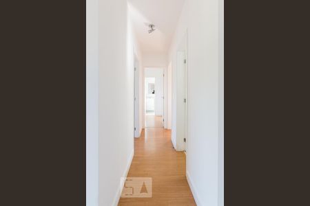 Corredor de apartamento à venda com 3 quartos, 76m² em Loteamento Center Santa Genebra, Campinas
