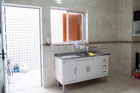 COZINHA de casa para alugar com 2 quartos, 95m² em Parque Peruche, São Paulo