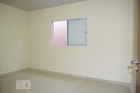 QUARTO 1 de casa para alugar com 2 quartos, 80m² em Parque Peruche, São Paulo