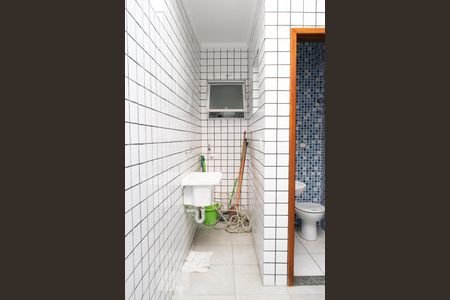 ÁREA SERVIÇO de casa para alugar com 2 quartos, 95m² em Parque Peruche, São Paulo