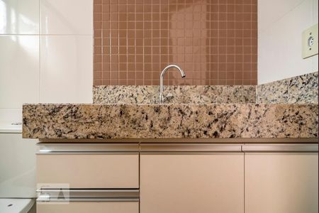 Apartamento à venda com 58m², 2 quartos e 2 vagasBanheiro da Suíte