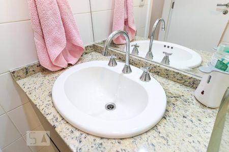 Apartamento à venda com 316m², 4 quartos e 2 vagasBanheiro do corredor
