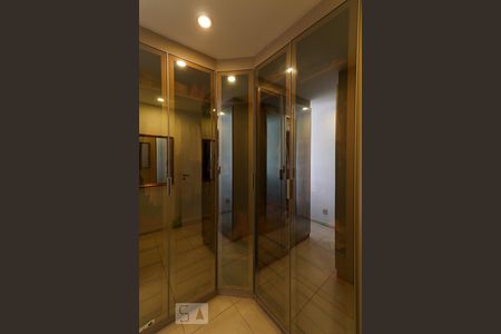 Apartamento à venda com 316m², 4 quartos e 2 vagasCloset