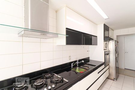 Apartamento à venda com 316m², 4 quartos e 2 vagasCozinha