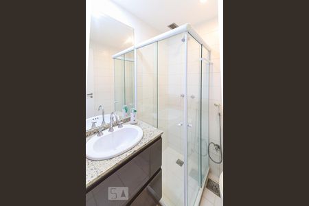 Apartamento à venda com 316m², 4 quartos e 2 vagasBanheiro do corredor