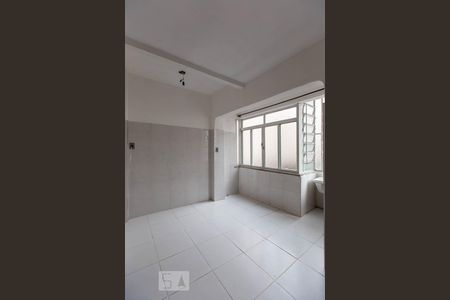 Apartamento à venda com 70m², 2 quartos e sem vaga Apartamento à venda com 70m², 2 quartos e sem vagaCozinha e Área de Serviço